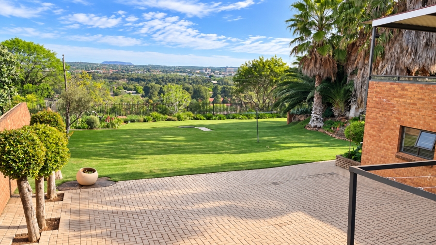 7 Bedroom Property for Sale in Heuwelsig Free State